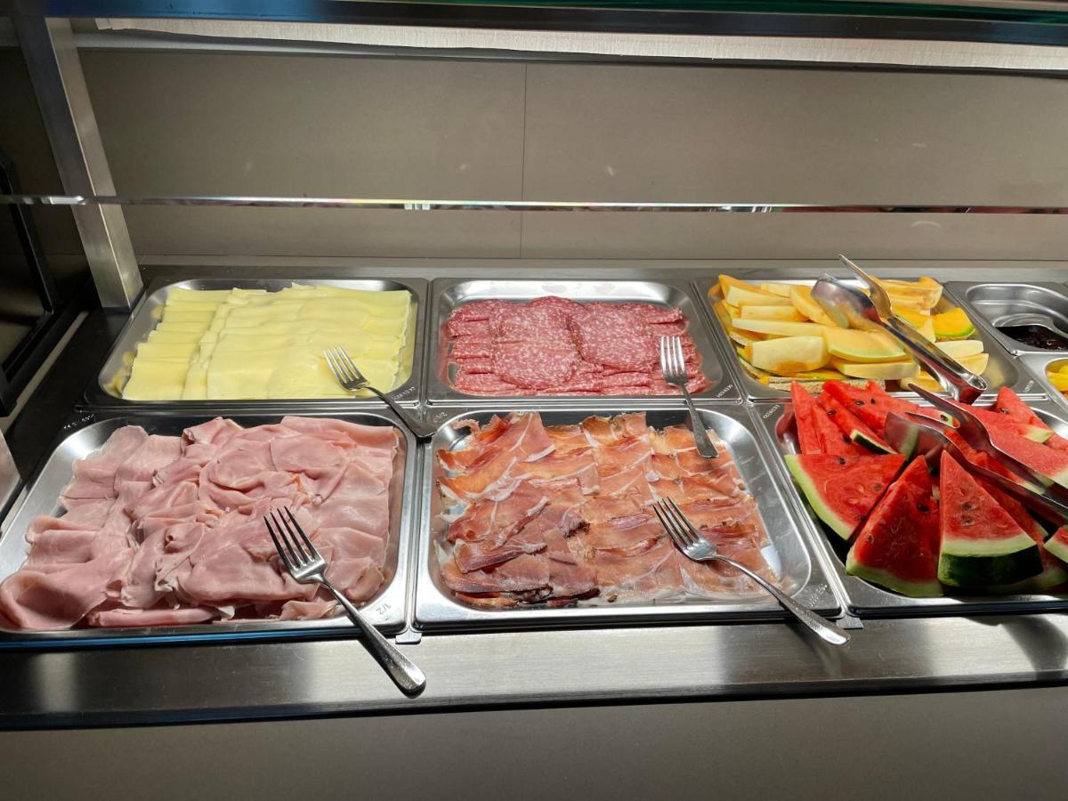 Hotel Montreal 비비오네 외부 사진