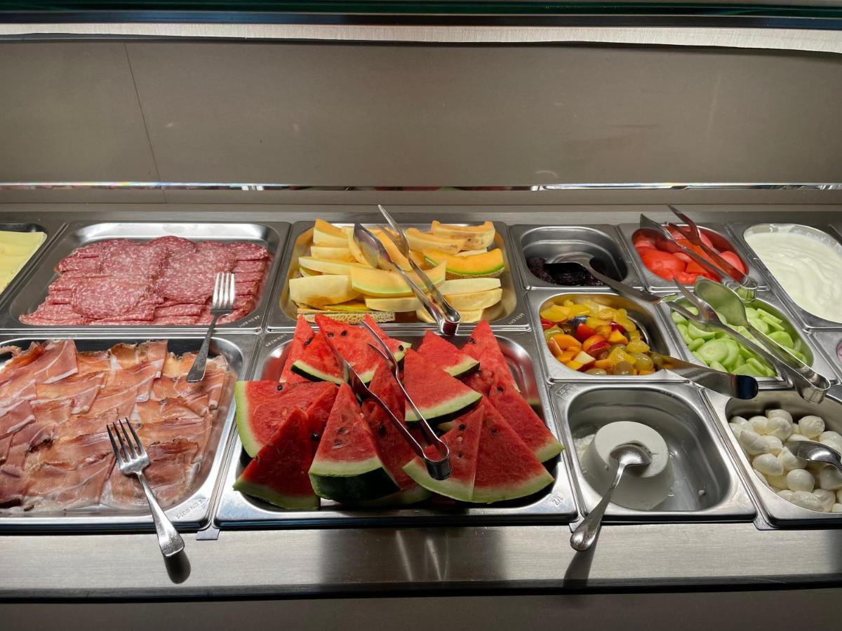 Hotel Montreal 비비오네 외부 사진