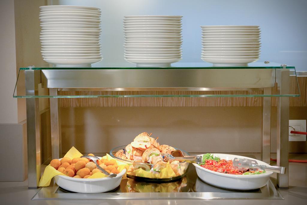 Hotel Montreal 비비오네 외부 사진