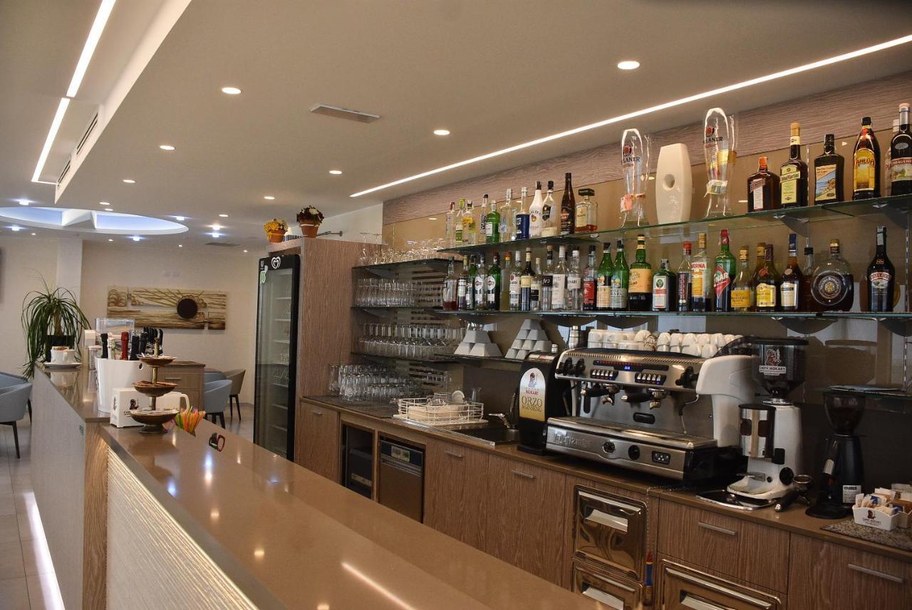 Hotel Montreal 비비오네 외부 사진