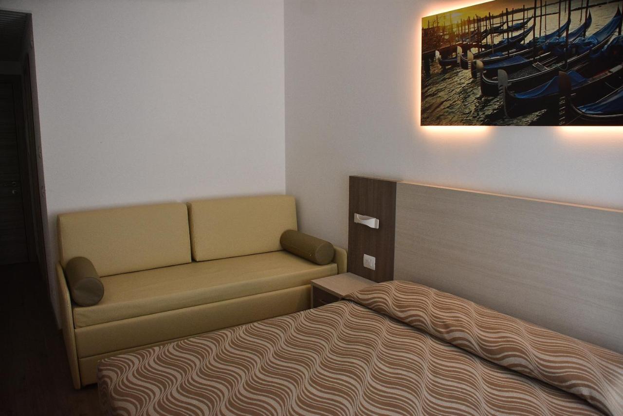 Hotel Montreal 비비오네 외부 사진