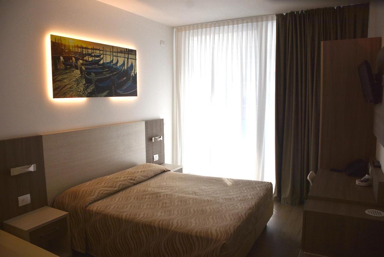 Hotel Montreal 비비오네 외부 사진